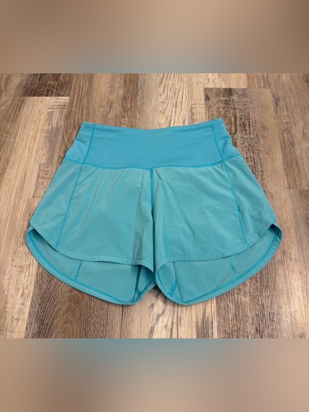 lululemon speed up shorts! size 4 color-ocean wave blue